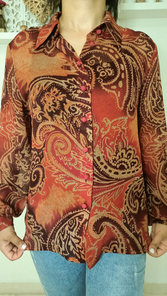 sublime chemise vintage aux motifs paisley envoûtants ! 🧡 Ses couleurs chaudes (rouille, orange, doré)